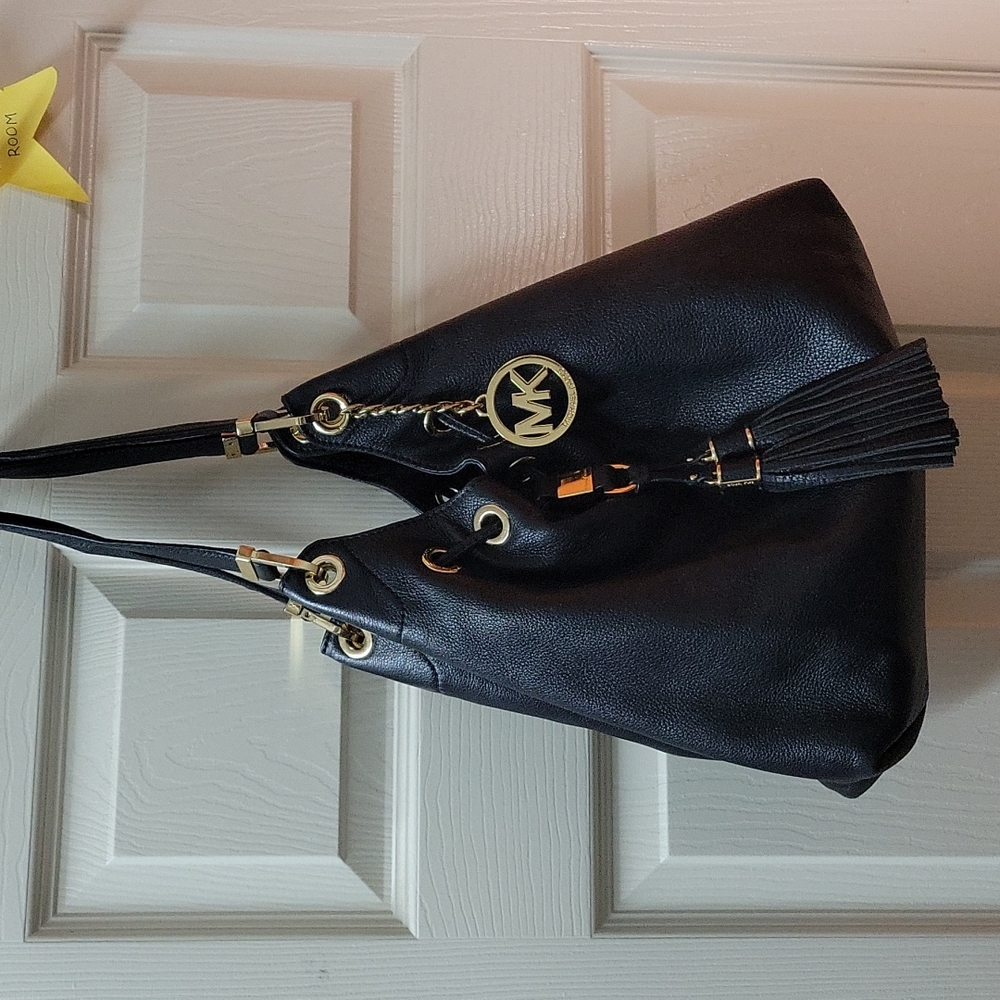 Black leather Michael Kors purse